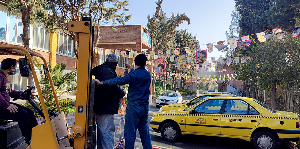 فضاسازی و آذین بندی شرکت آزمایشگاه فنی و مکانیک خاک به مناسبت دهه فجر عکاس: مجید قاضی پور - PHOTO: MAJIDGHAZIPOUR